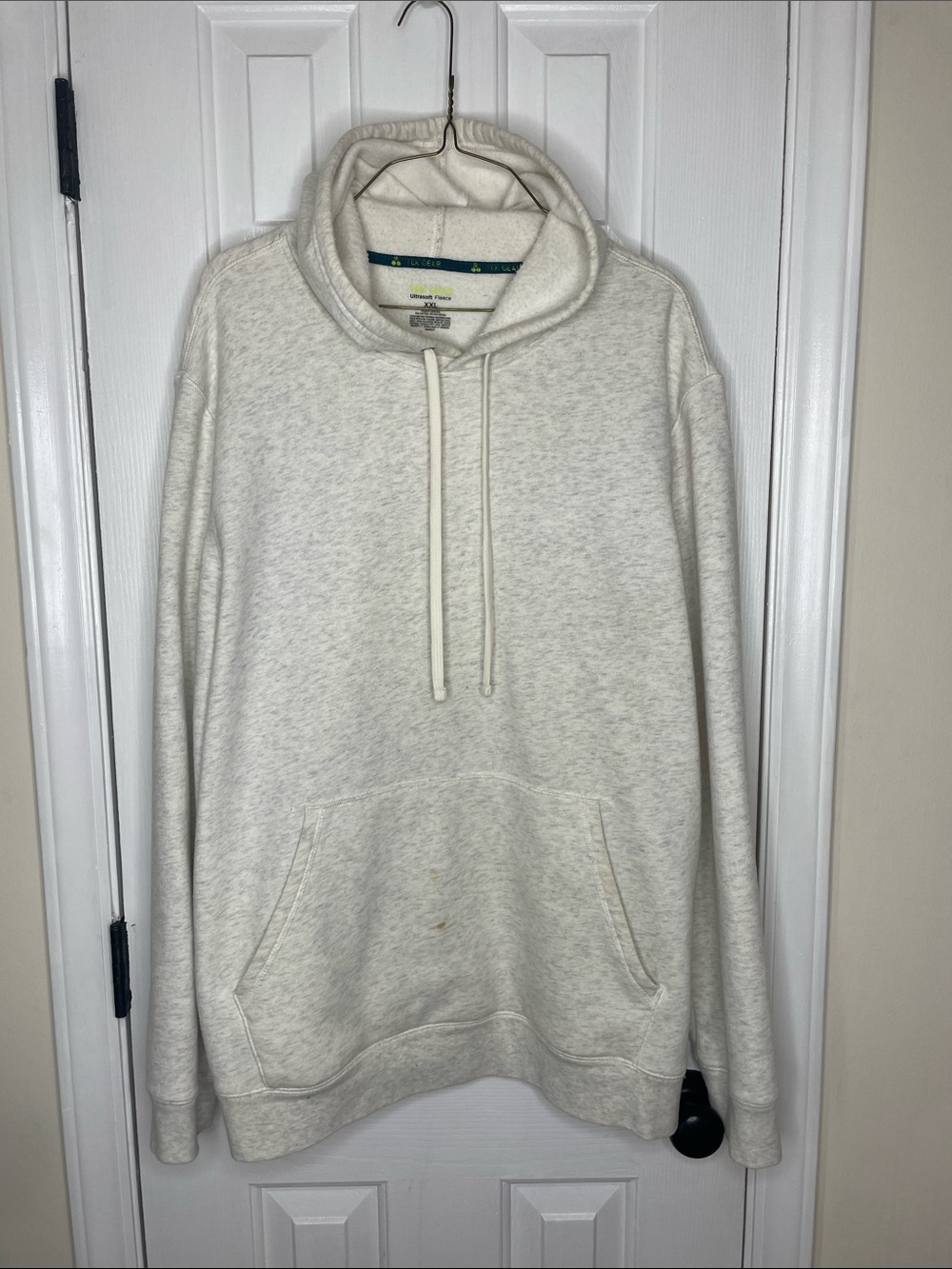 tek gear Cream Pullover Hoodie with Drawstring. Super duper soft!